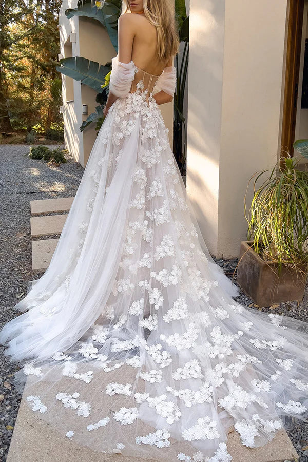Vestido de novia bohemio con apliques de encaje y escote en forma de corazón